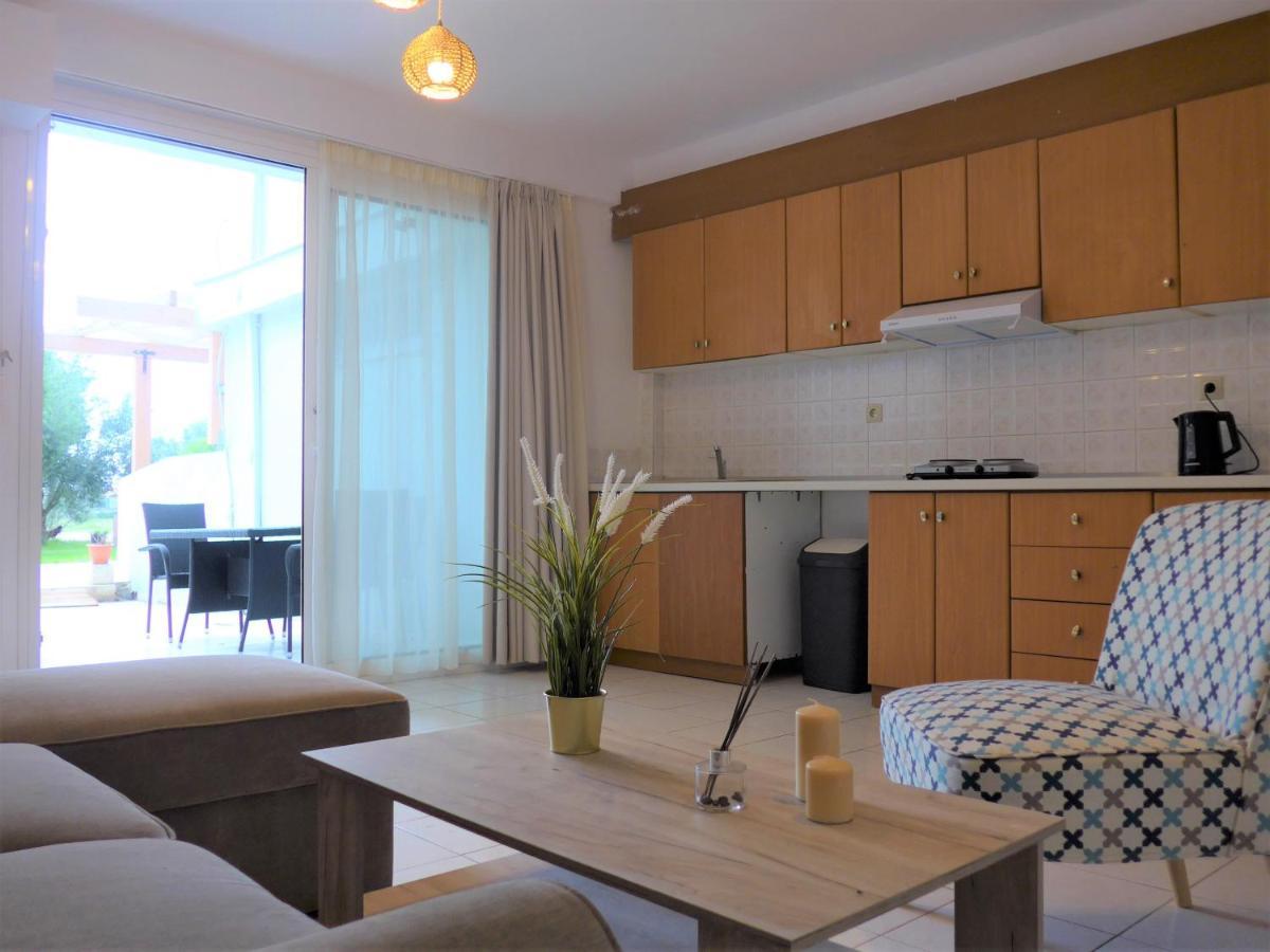 Kalamaki Plaza Apartments Екстер'єр фото