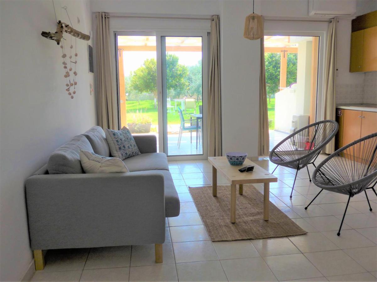 Kalamaki Plaza Apartments Екстер'єр фото