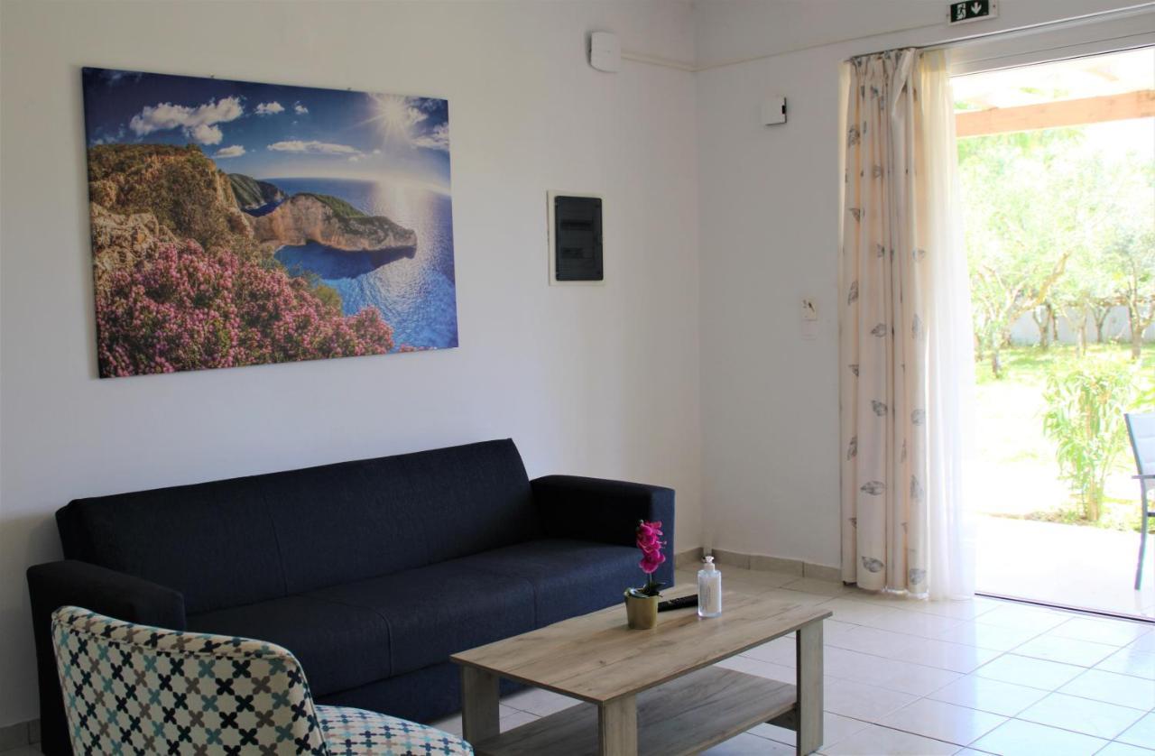 Kalamaki Plaza Apartments Екстер'єр фото