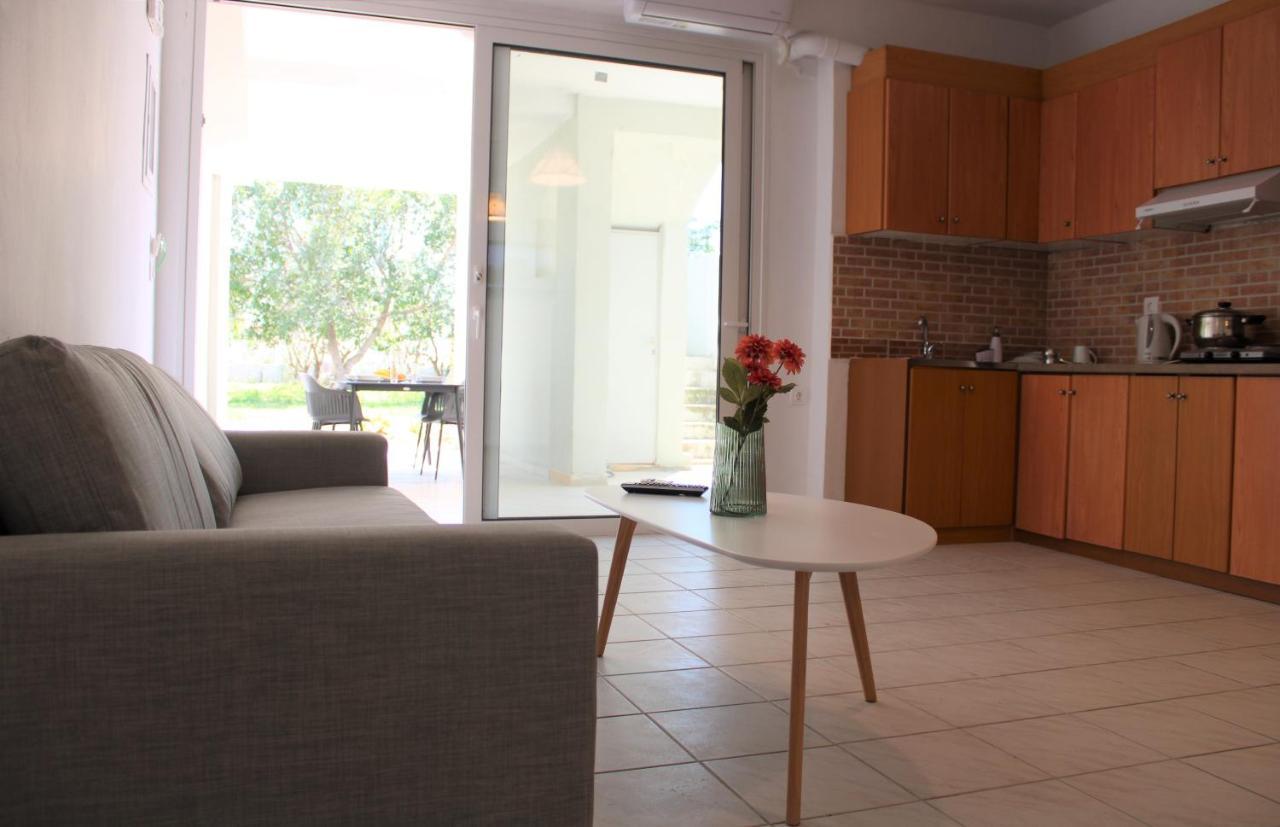 Kalamaki Plaza Apartments Екстер'єр фото