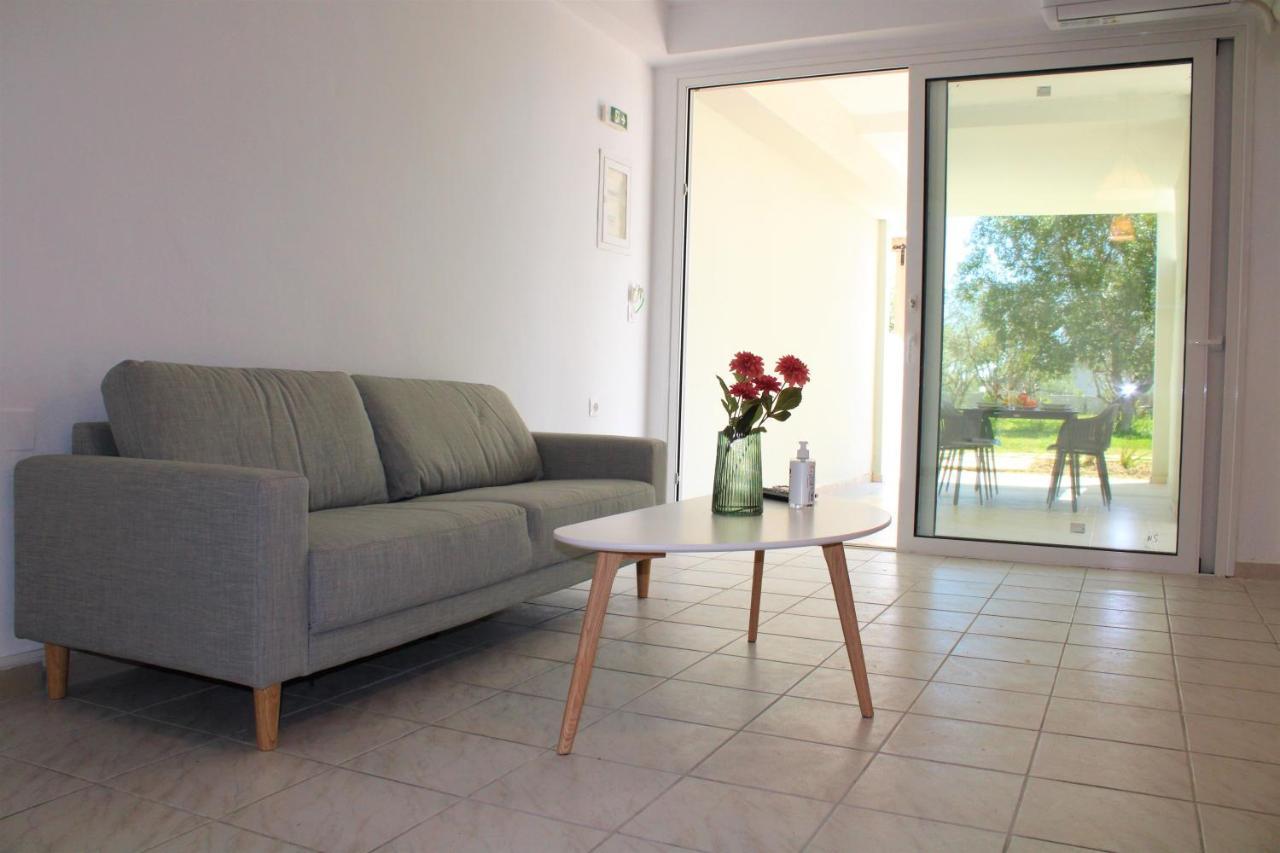 Kalamaki Plaza Apartments Екстер'єр фото