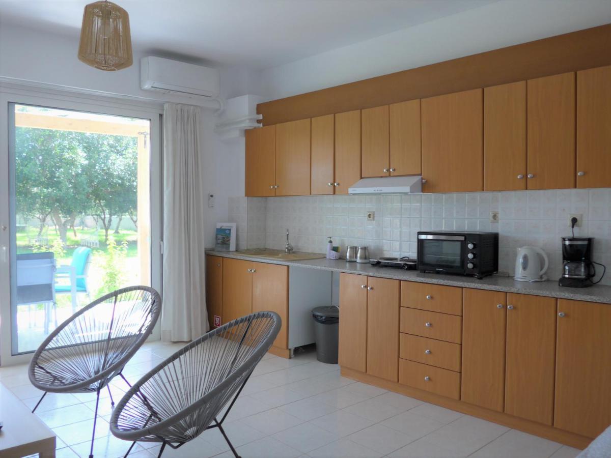 Kalamaki Plaza Apartments Екстер'єр фото